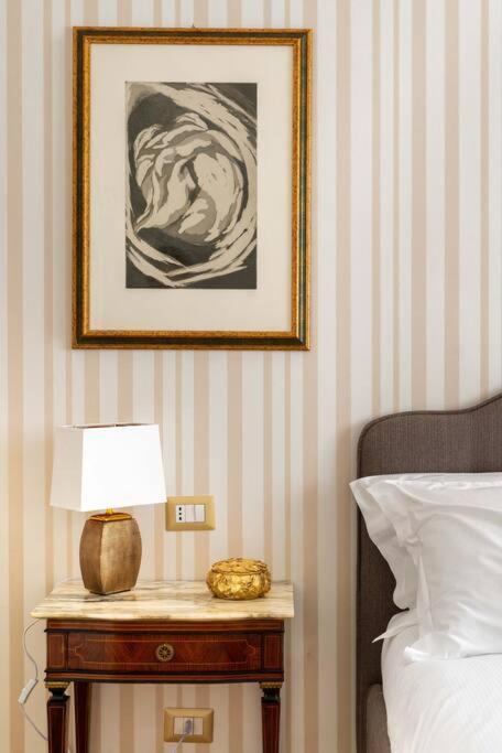 Colosseum 10Steps Away, Marco Aurelio Luxury House ローマ エクステリア 写真